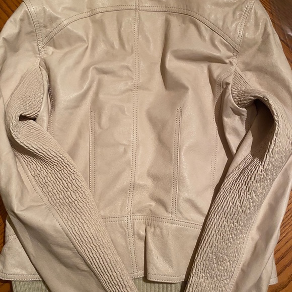 COPY - Danier genuine leather jacket - Picture 4 of 5